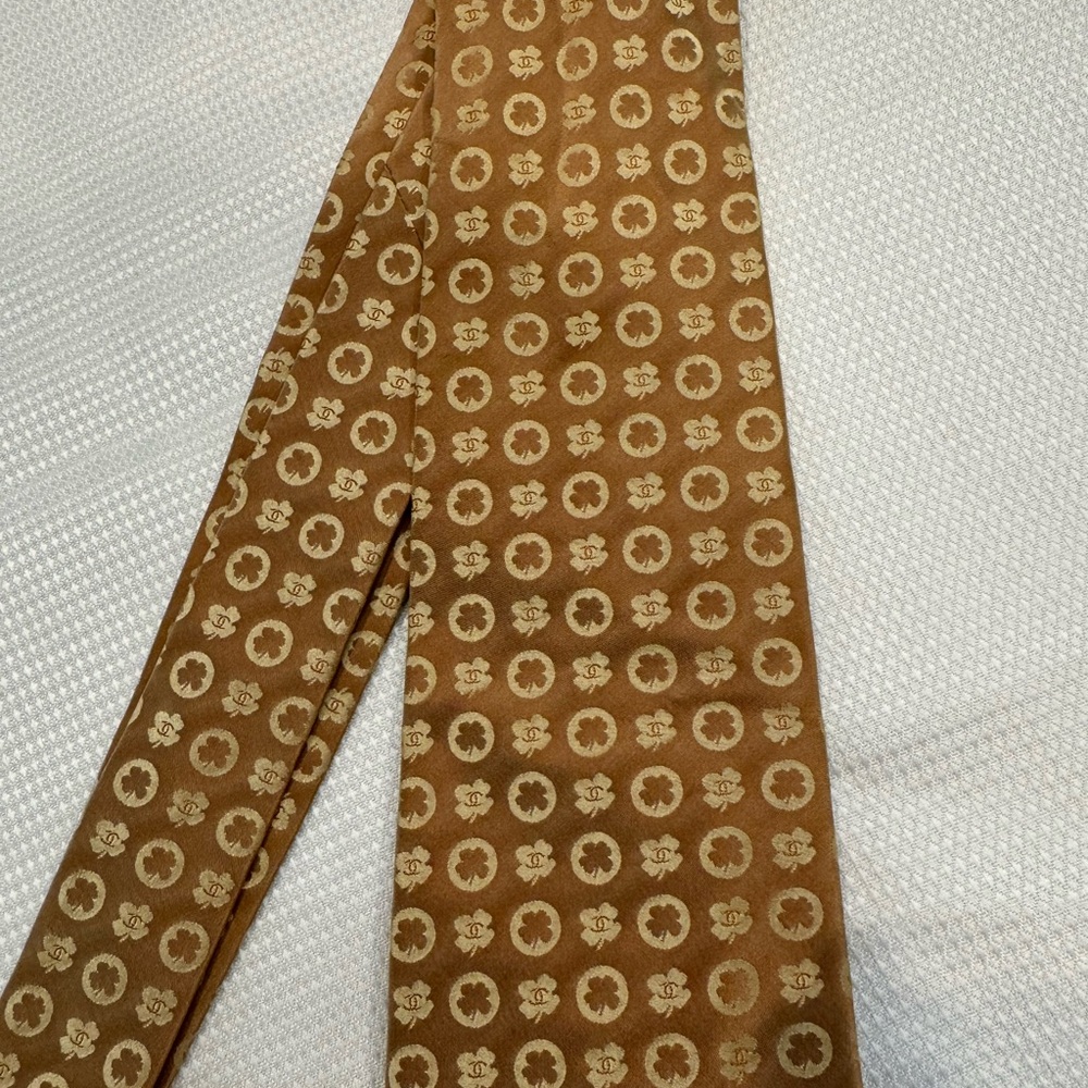 Authentic CHANEL men’s silk necktie - Picture 9 of 9
